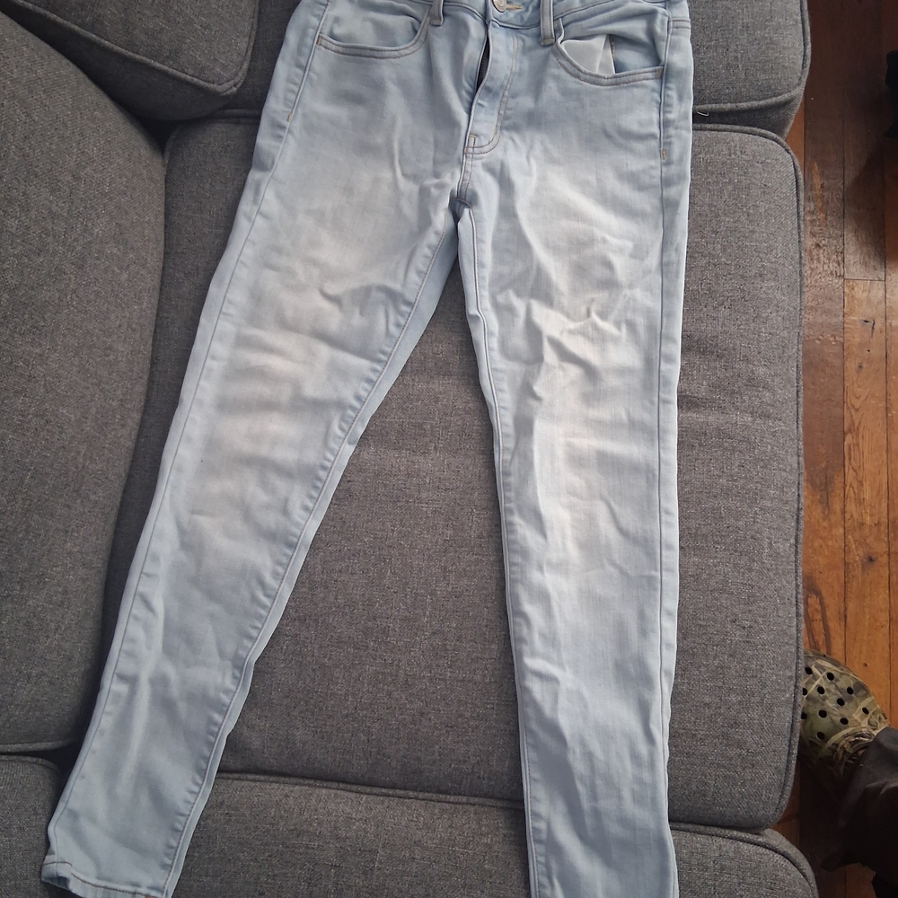 American Eagle Outfitters Light Wash Women's Cropped Jeans